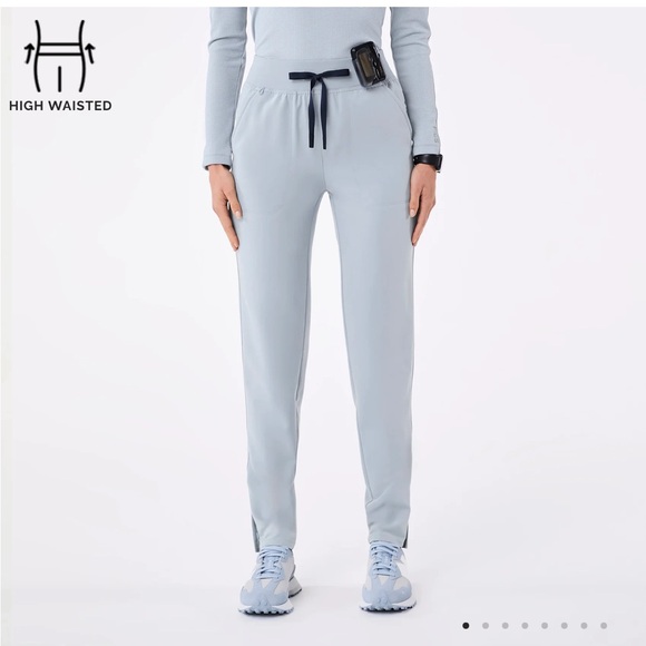 baby blue figs scrubs - Picture 5 of 5